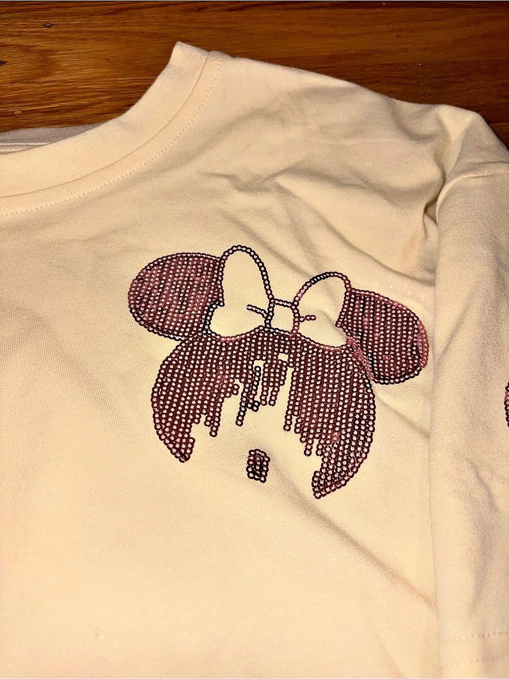 NWOT Minnie sequin magic kingdom tee - Picture 2 of 2